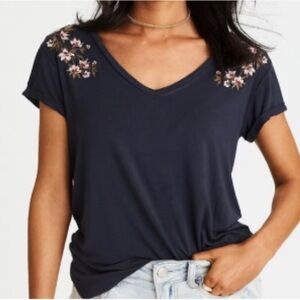 American Eagle Grey Floral Shoulder Soft and Sexy T-Shirt Size Medium